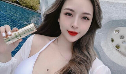 Hot girl Thanh Huyền tên đầy đủ là Đinh Thanh Huyền